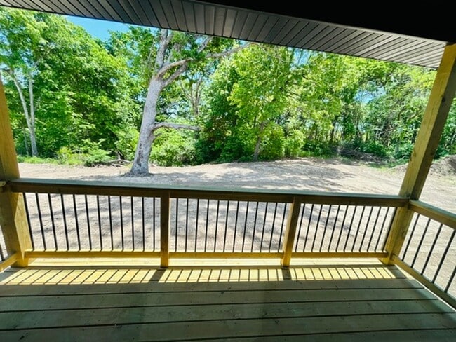 Building Photo - Beautiful, brand-new, 3-bedroom, 2-bath home in Nixa with a 3-car garage.