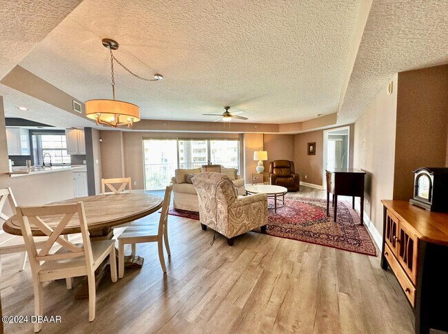 Building Photo - 4670 Links Village Dr