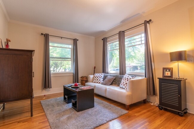 Building Photo - 6406 SE 44th Ave