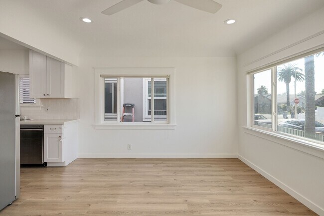 Building Photo - 2216 Maricopa St