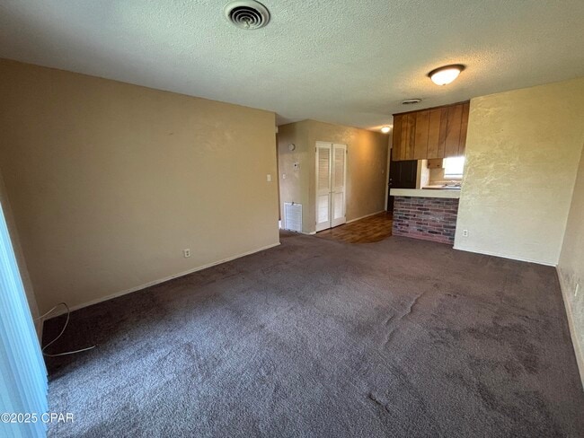 Building Photo - 2542 Lisenby Ave