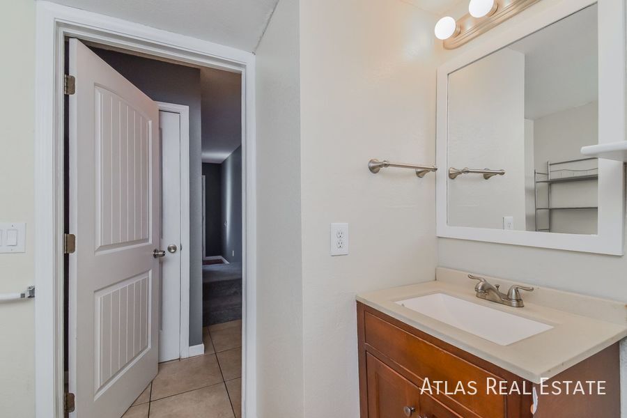 Building Photo - 4650 Stoner Ct