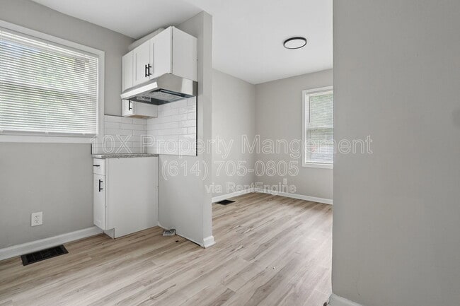 Building Photo - 782 Whitethorne Ave