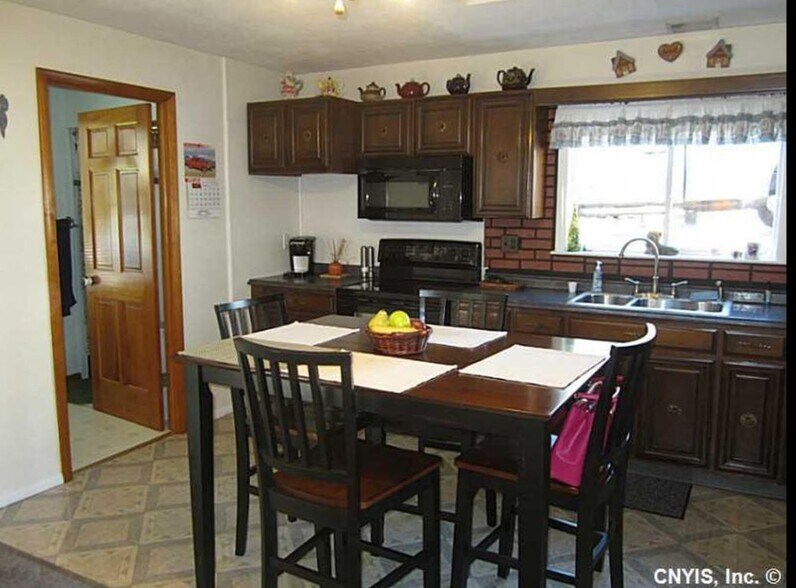 Building Photo - 123 W Mohawk St