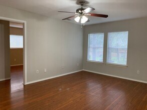 Building Photo - Great Floor Plan