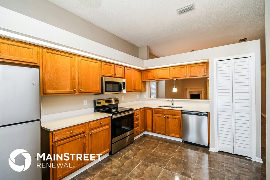 Building Photo - 5918 Wentworth Cir S