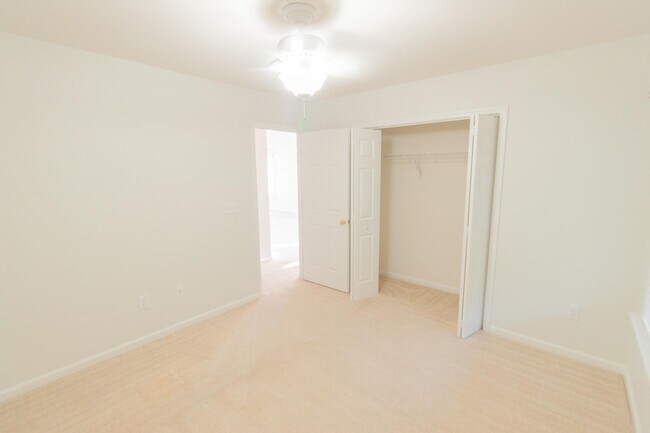 Building Photo - 187 Madrid Dr