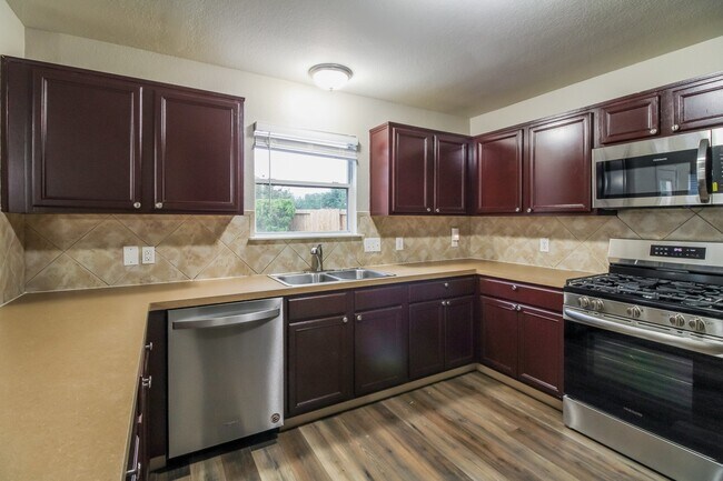 Building Photo - 439 Remington Park Ct