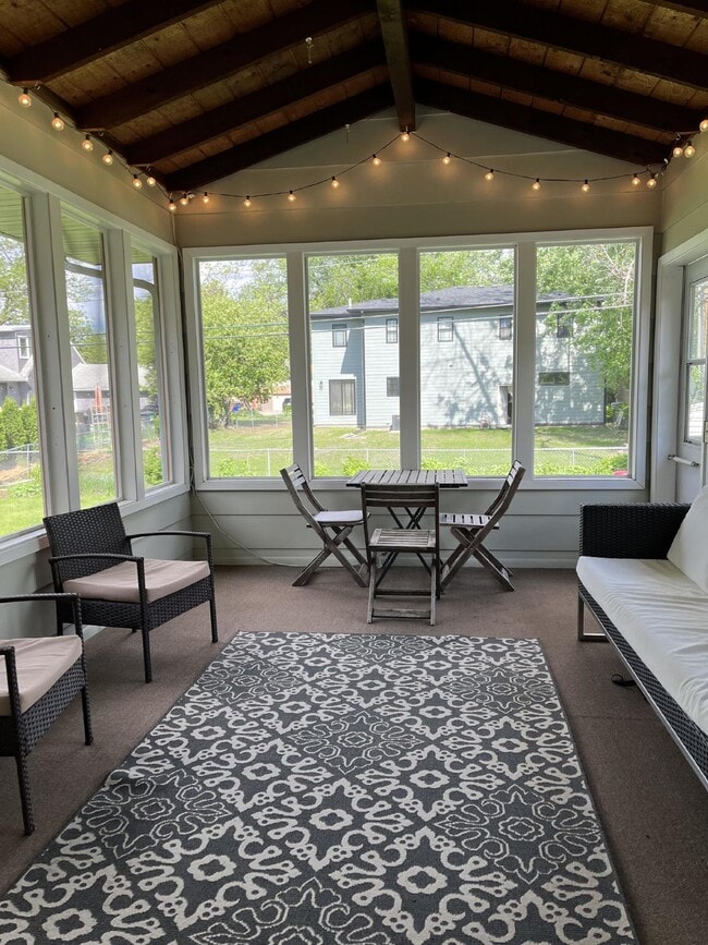 Building Photo - Gorgeous 4-Bed Home with Finished Basement...