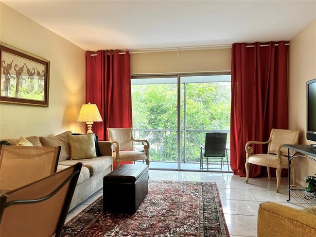 Building Photo - 2271 NE 68th St