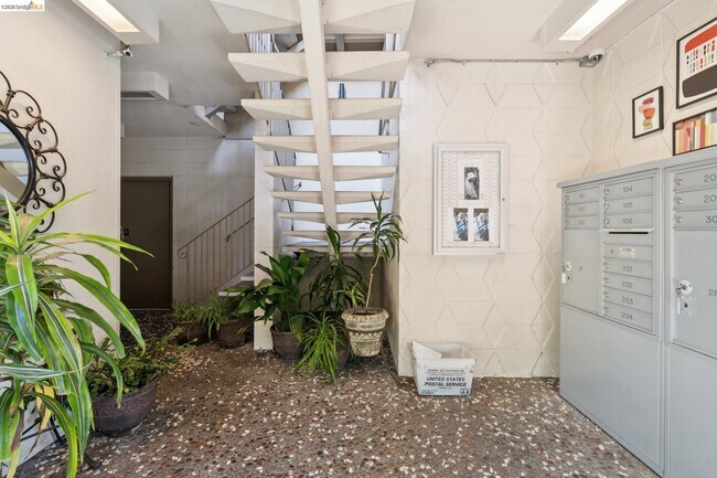 Building Photo - 94 Bayo Vista Ave