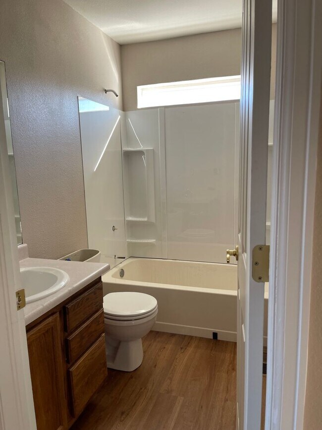 Building Photo - 66 Wild Rose Dr