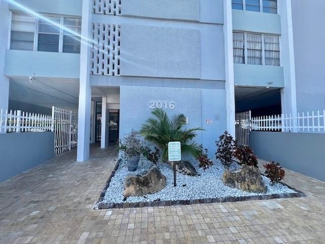 Building Photo - 2016 Bay Dr