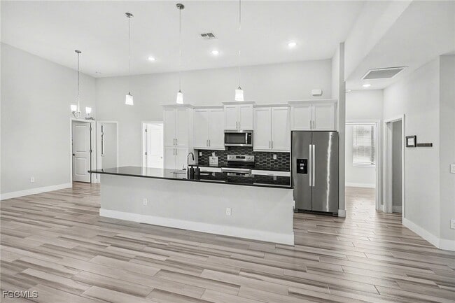 Building Photo - 239 SE 11th Terrace