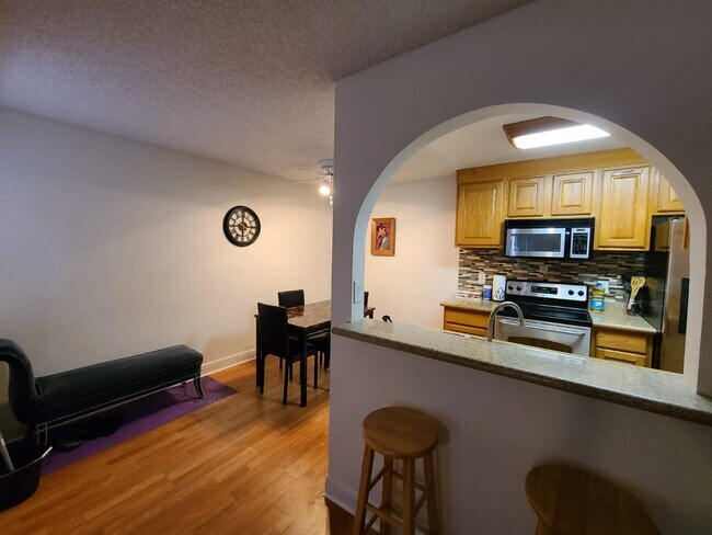 Building Photo - 1515 E Reno Ave