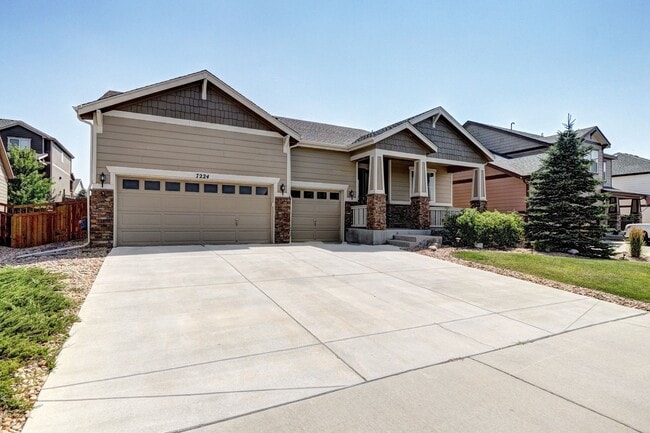 Building Photo - Location! Villages at Castle Rock 3bed/2.5...
