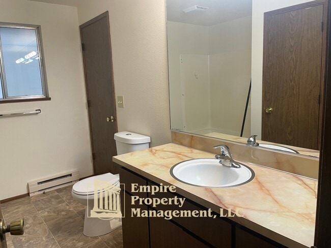 Building Photo - 87810 Norman Ave