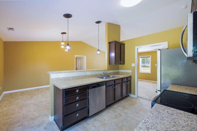 Building Photo - Vista Cay