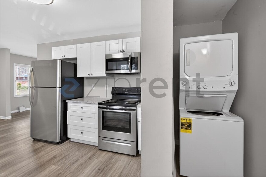 Building Photo - Unit A