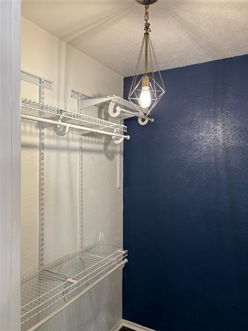 Building Photo - 2402 Leslie St