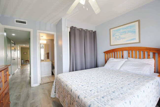 Building Photo - 608 Carolina Beach Ave S