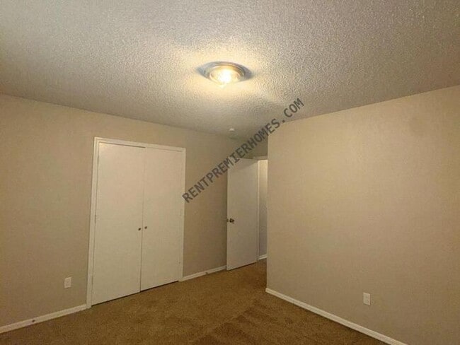 Building Photo - 11629 Kings Cir