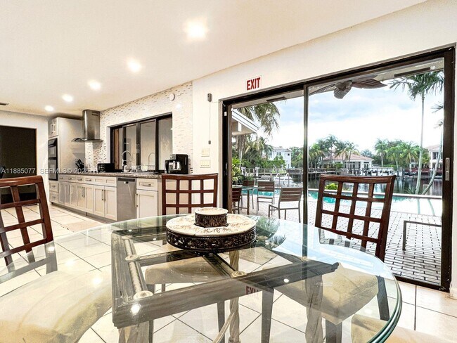 Building Photo - 1104 Washington St