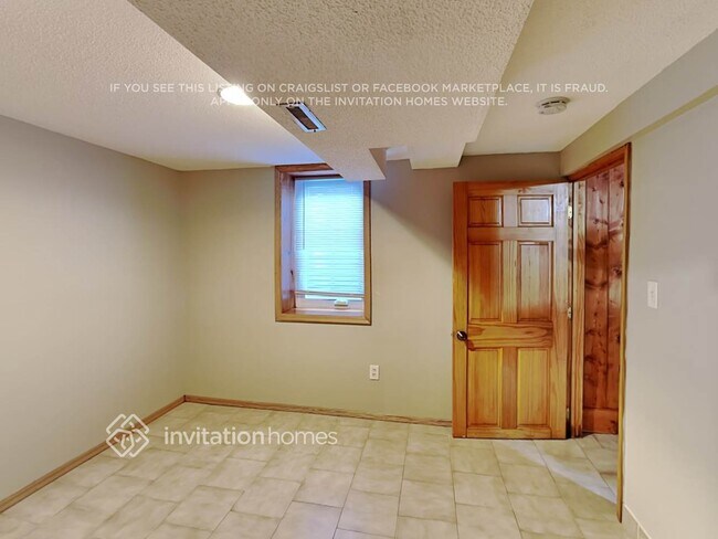 Building Photo - 6616 5th Ave S