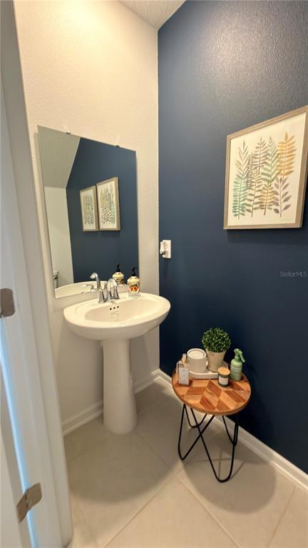 Building Photo - 2731 Armstrong Ave