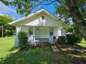 Building Photo - 2 BR in Thomasville!