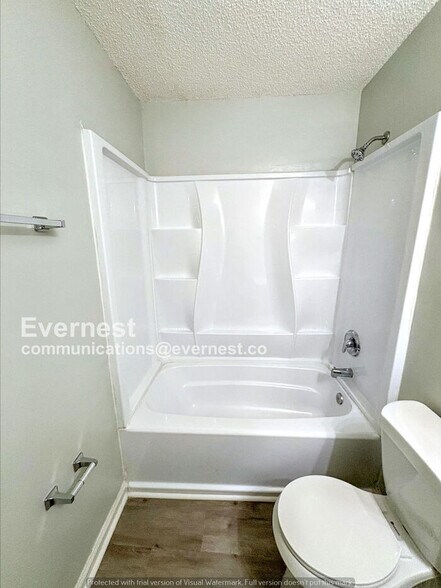 Building Photo - 223 Shenandoah Dr