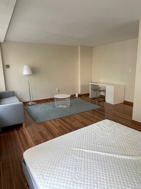 living space w/furniture - 922 24th St NW