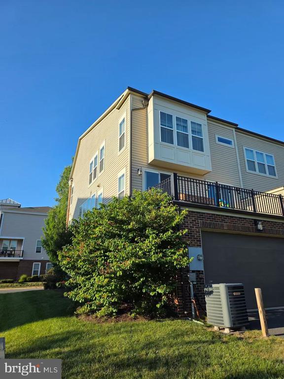 Building Photo - 42259 Riggins Ridge Terrace