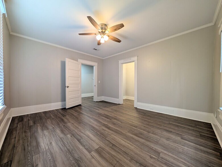 Building Photo - 1716 Thompson Ave