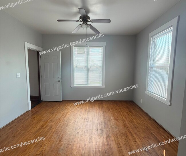 Building Photo - 3824 Fir St