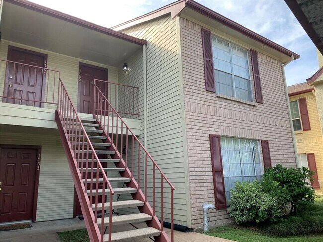 Building Photo - 2120 El Paseo St