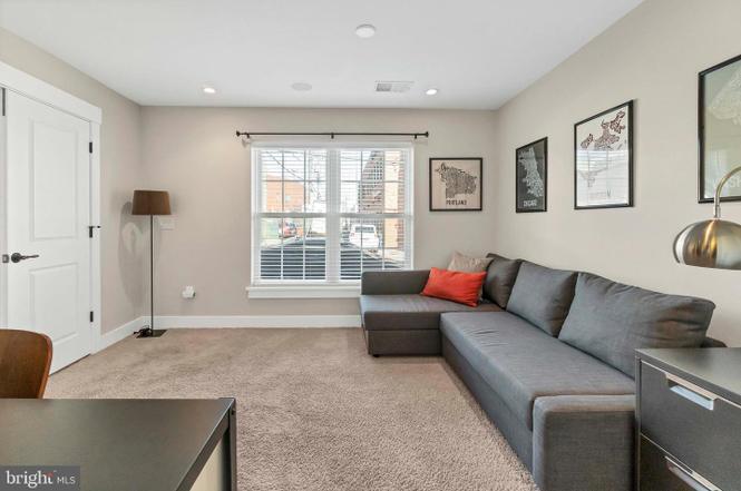 Building Photo - 3613 Fleet St