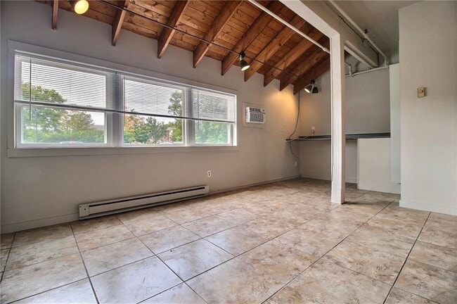 Building Photo - 55 Beach St