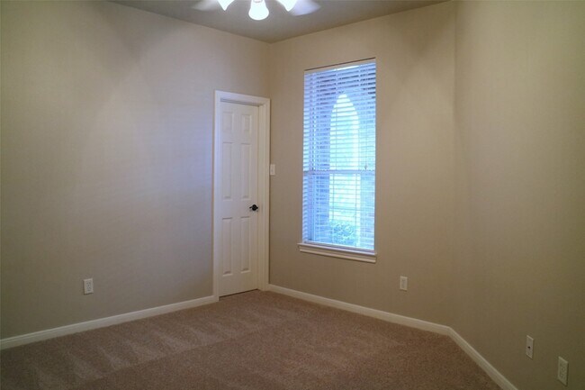 Building Photo - 22017 Royal Timbers Dr