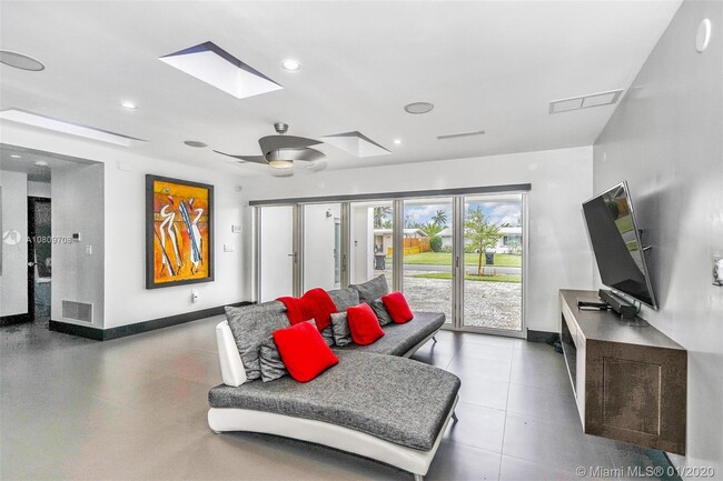 Building Photo - 2612 Key Largo Ln