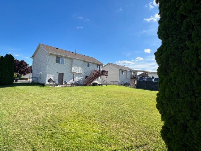 Building Photo - 1862 180 S