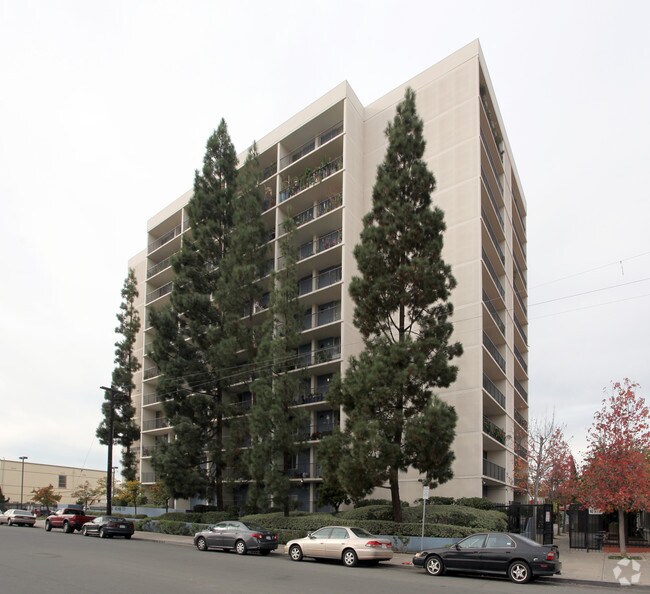 Building Photo - Guadalupe Plaza Apartments