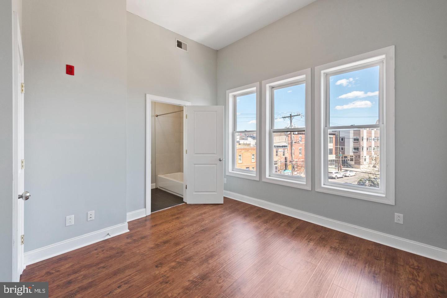 Building Photo - 2478 Frankford Ave