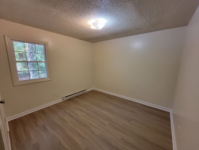 Building Photo - 135 Aunt Mary Ave