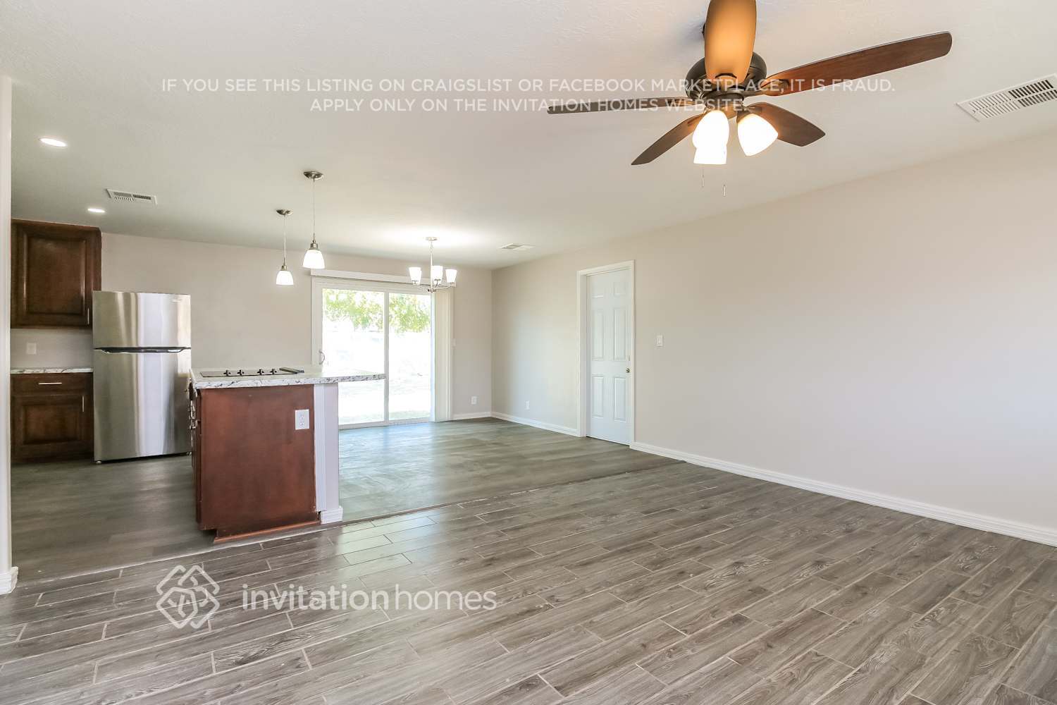 Building Photo - 1562 W Carol Ave