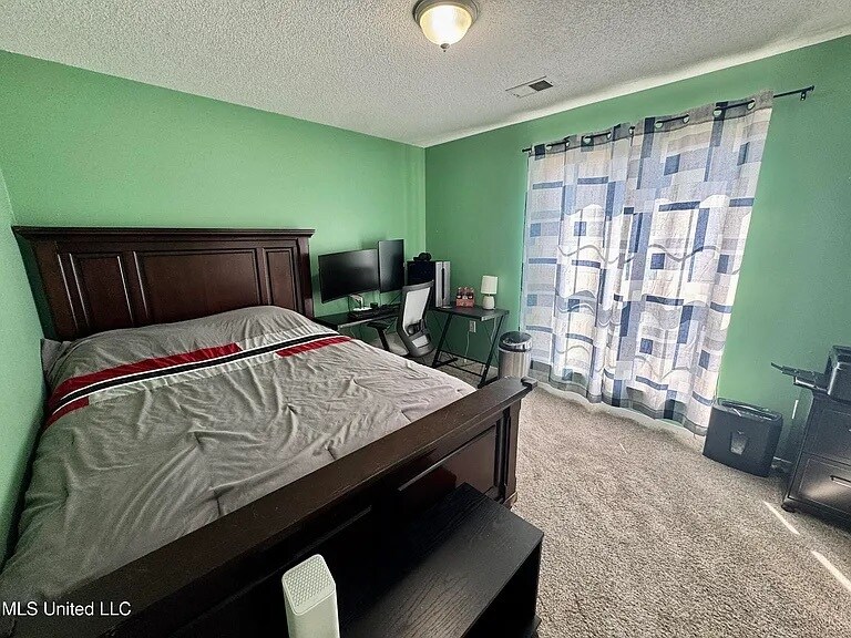 Building Photo - 1096 W E Ross Pkwy