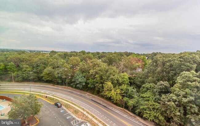 Building Photo - 2500 N Van Dorn St