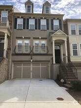 Building Photo - 1867 Ridgemont Ln
