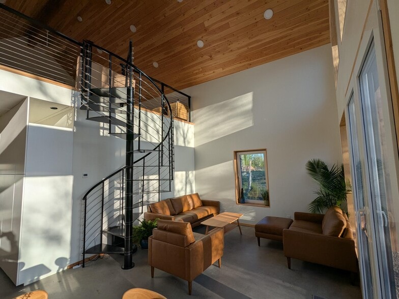 Building Photo - 7895 S 400 W