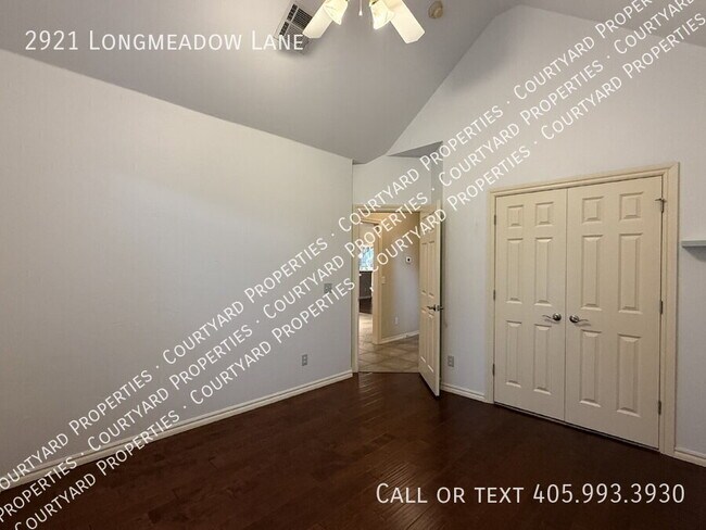 Building Photo - 2921 Longmeadow Ln